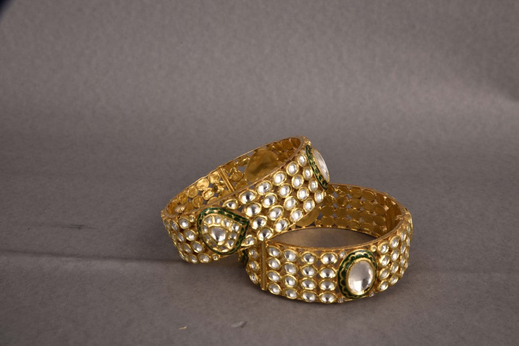 Rehanshi Gold Antique Bridal Bangles