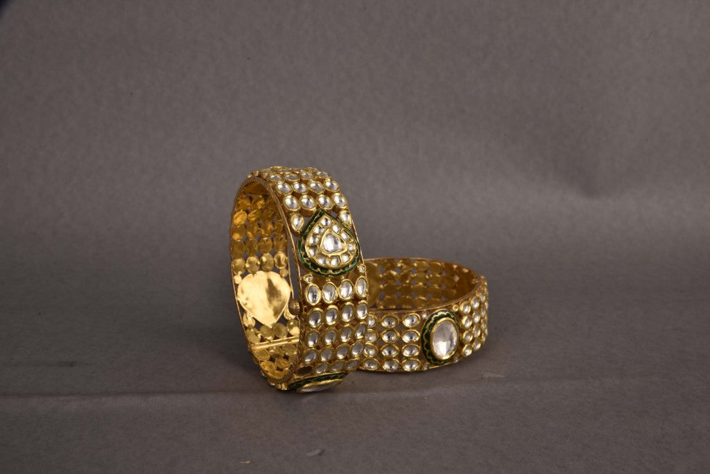 Rehanshi Gold Antique Bridal Bangles