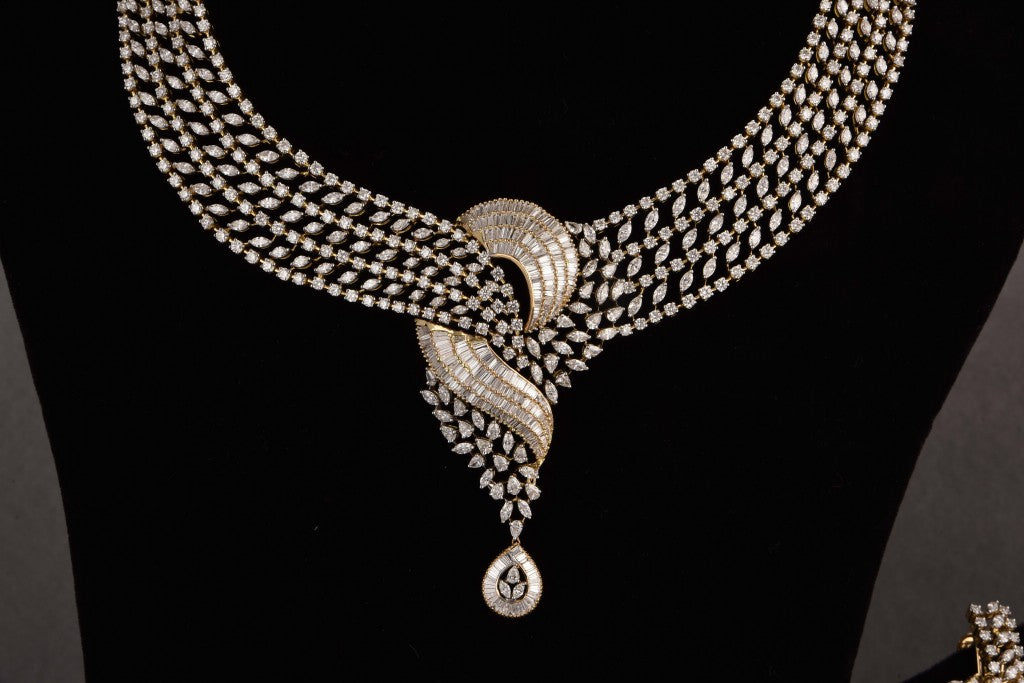 Pravya Diamond Necklace