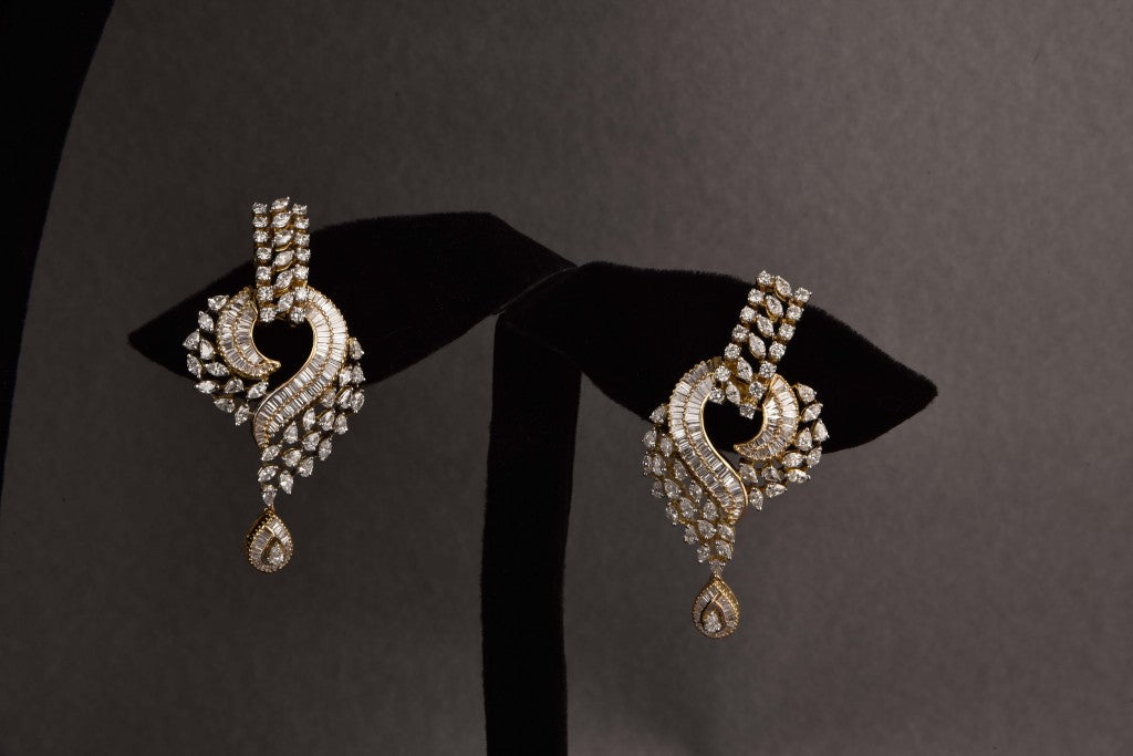 Pravya Diamond Necklace