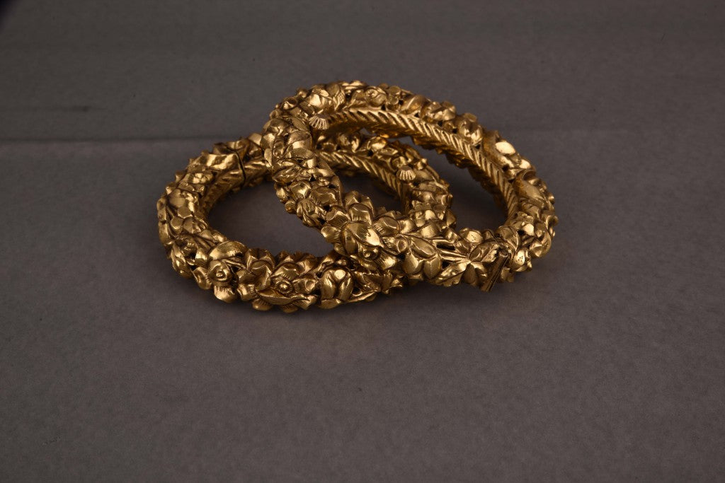 Vamika Gold Bridal Bangles