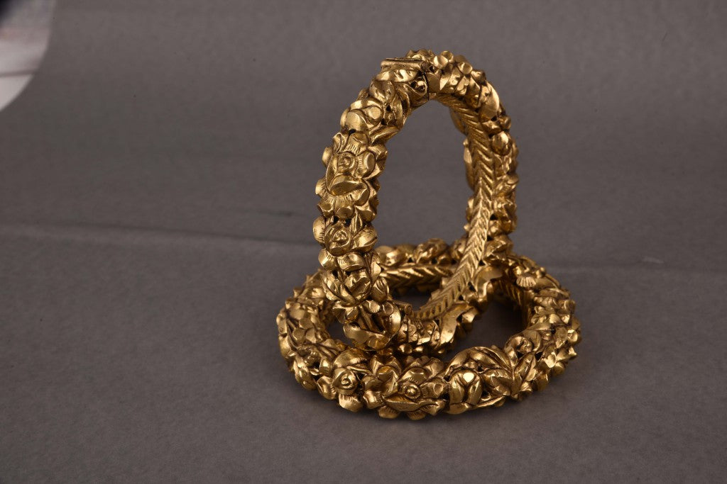 Vamika Gold Bridal Bangles