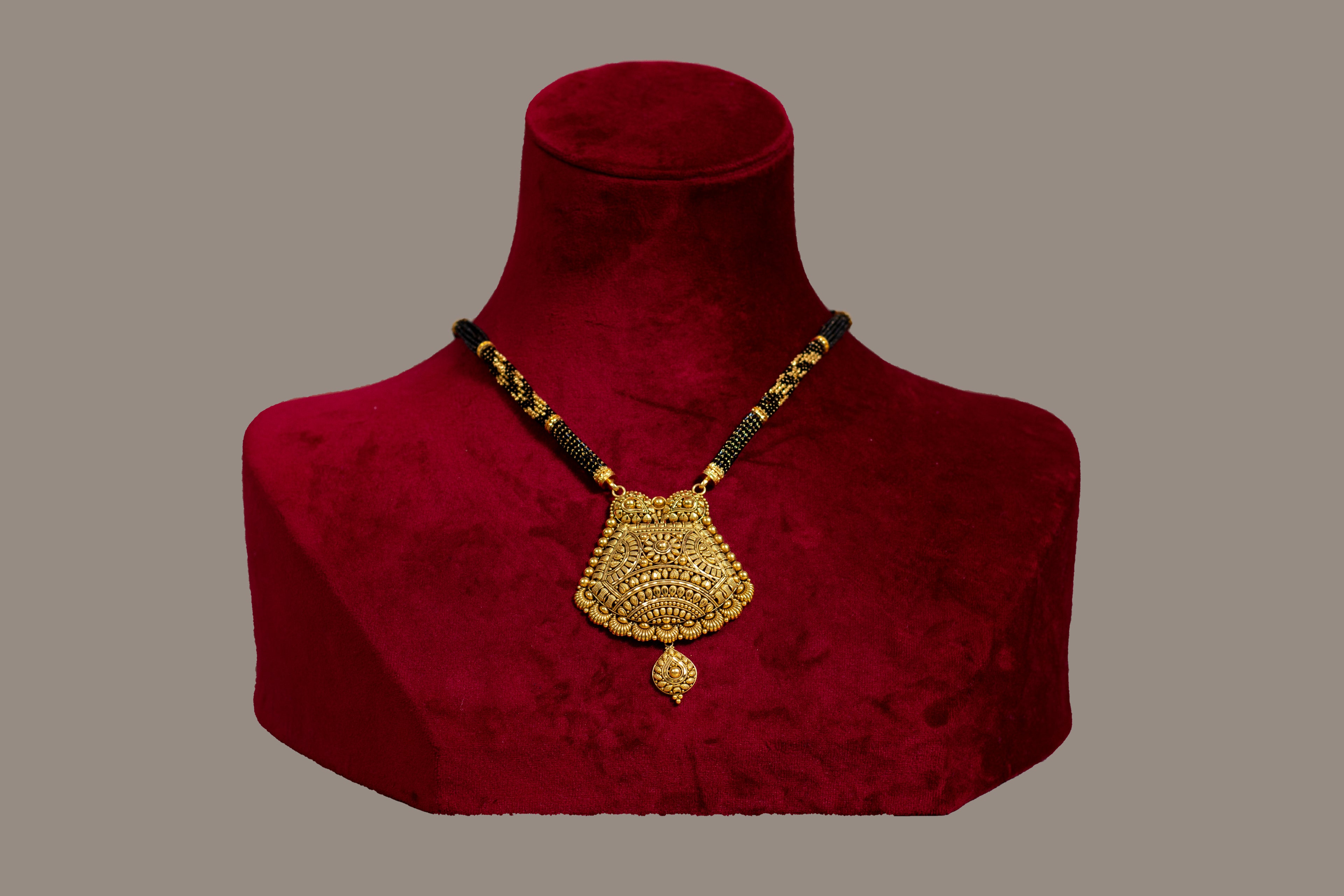 Aradhya Gold Bridal Necklace