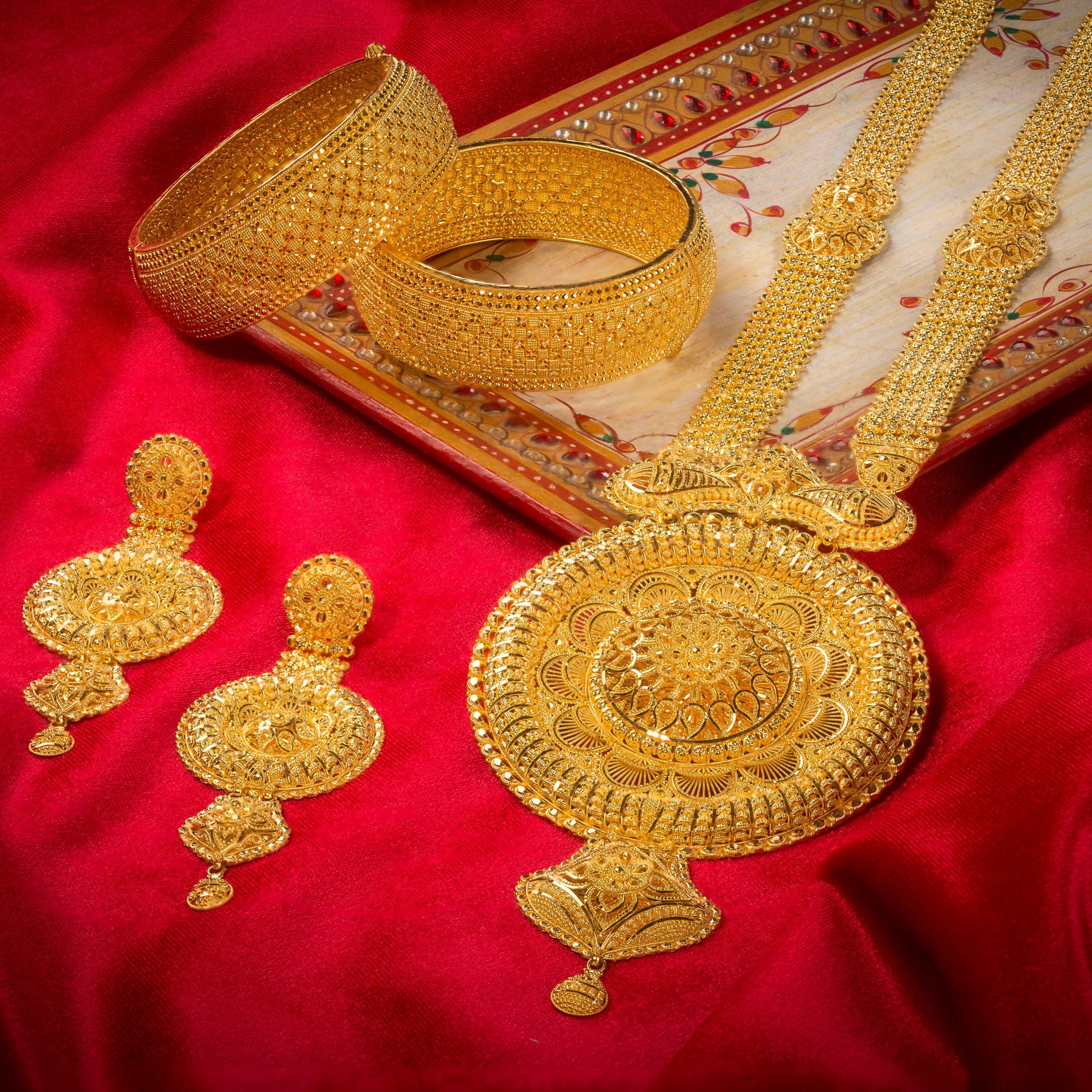 Aishwarya Gold Bridal Necklace